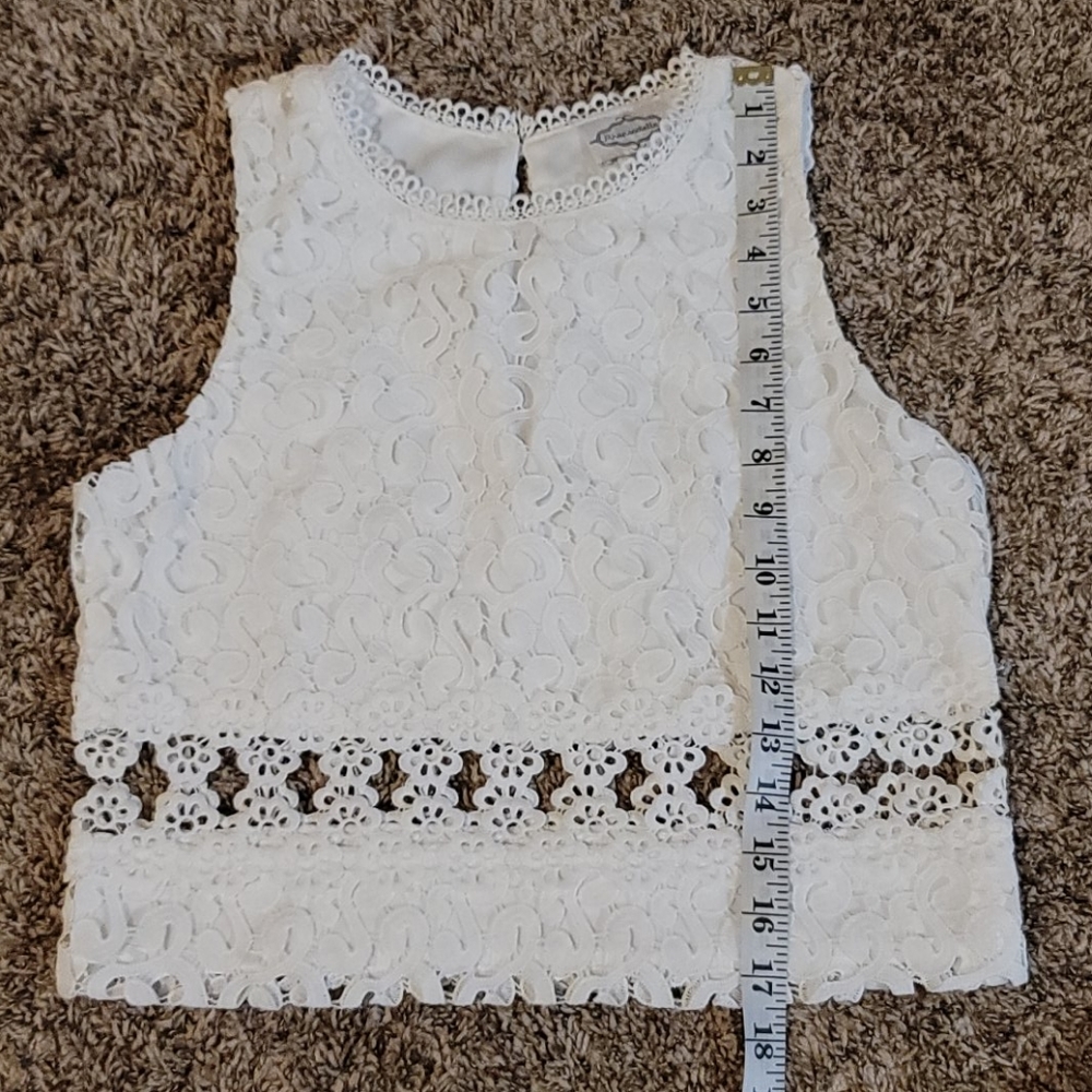 White top - Picture 9 of 9